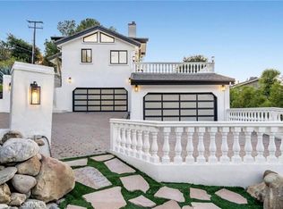 23555 Summit Dr, Calabasas, CA 91302