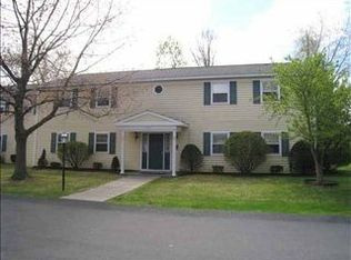 132 Cedarview La, Latham, NY 12189