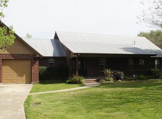 111 E 11th St, Elgin, TX 78621