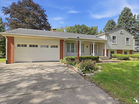 4th image of 7817 Reinhardt Rd