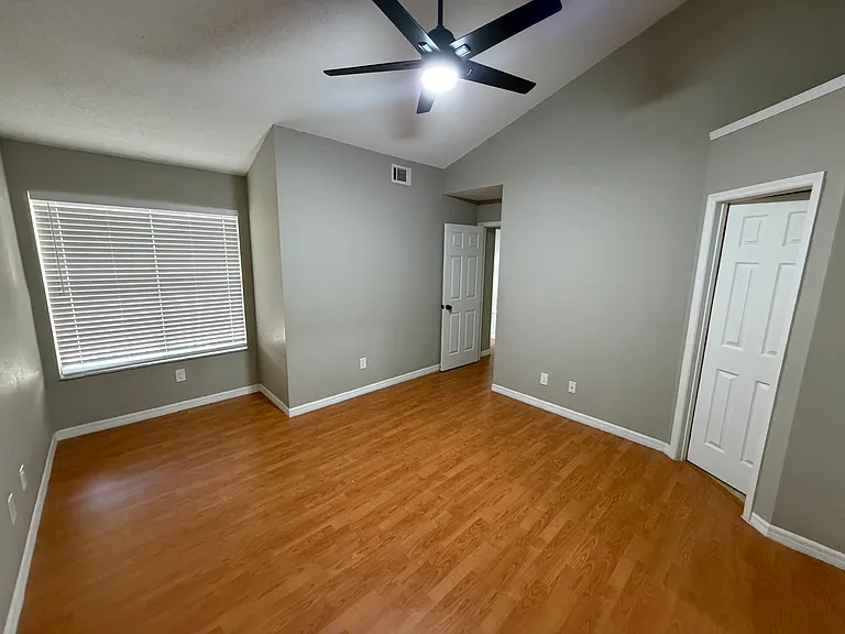 698 Roaring Dr #384 — Photo 2