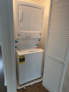 4th image of 11720 Hamlin St #11322921