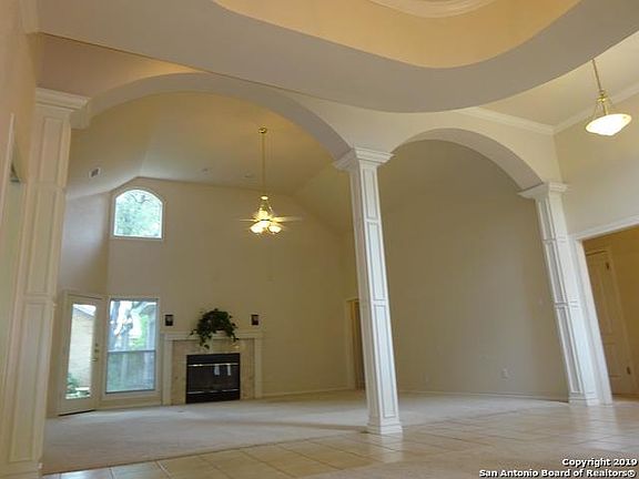 5th image of 68 Campden Cir