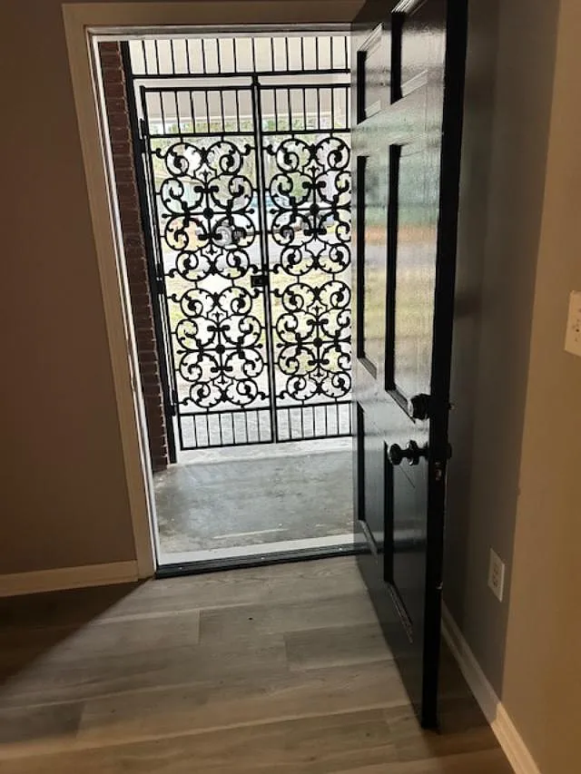 5 bed, 3500 sqft, $2,100 — Photo 3