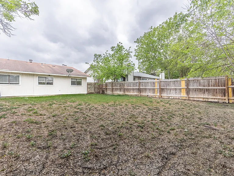 9643 Bratton Dr — Photo 30