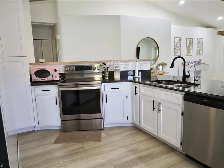 6123 Montego Bay Loop — Photo 10