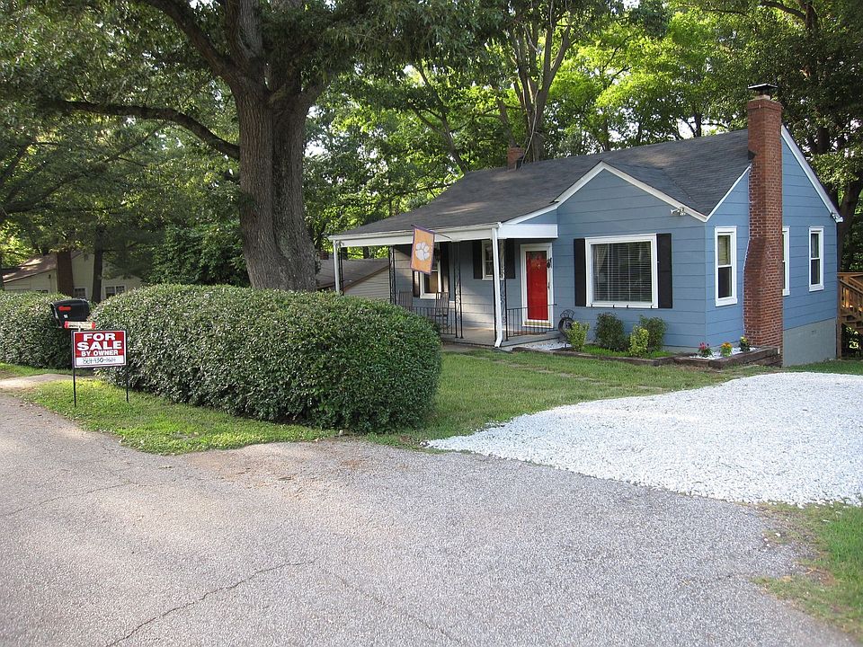 1st image of 16 Circle Dr