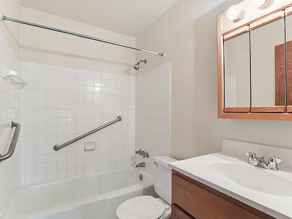 2nd image of 1000 7th Ave SW #203