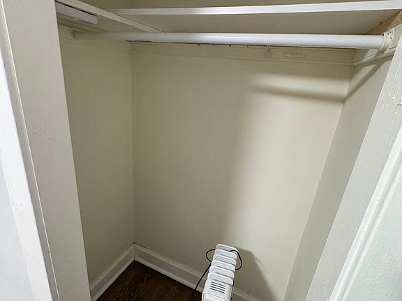 2nd image of 920 N Avers Ave APT 2