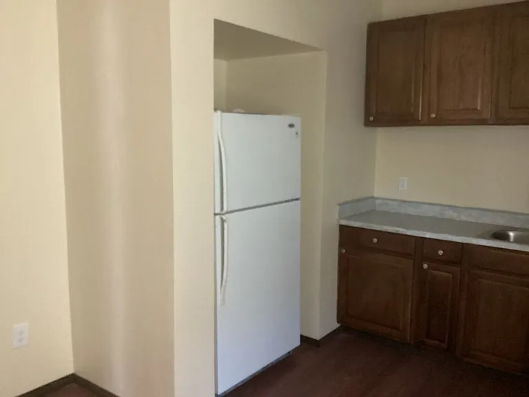 1107 Walnut St — Photo 6