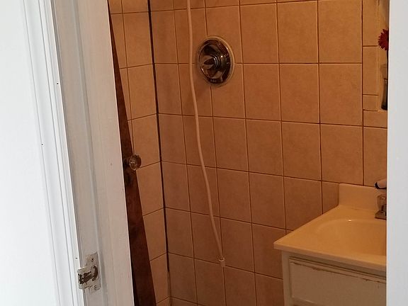 5th image of 21 Wellbrook Ave