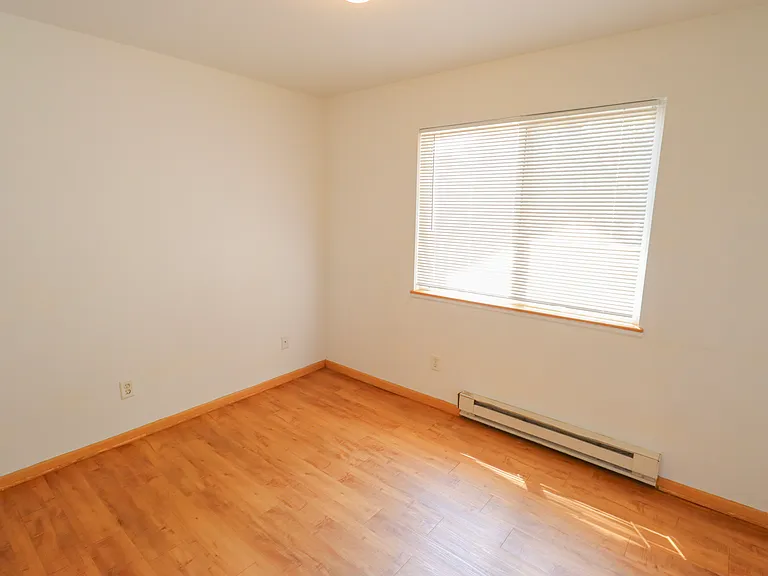 223 W Myrtle St #B — Photo 3