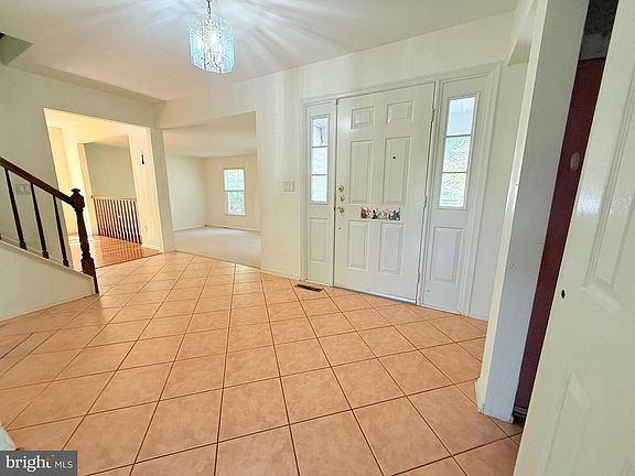 3rd image of 4 Cedar Ct