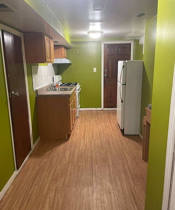1st image of 1 132nd St
