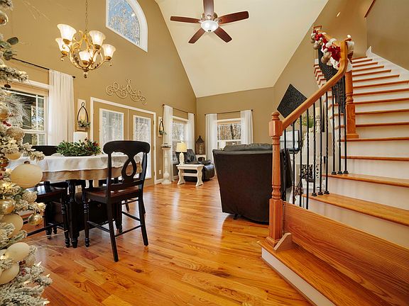 5th image of 34 Azalea Dr