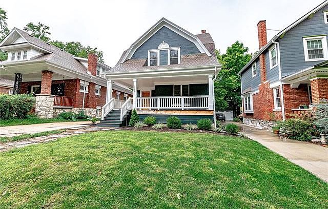 1st image of 3770 Mercier St