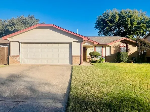 1912 Steinburg Ln, Fort Worth, TX 76134