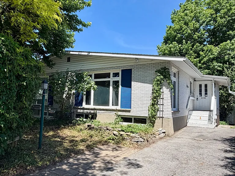 21 Southview Cres — Photo 3
