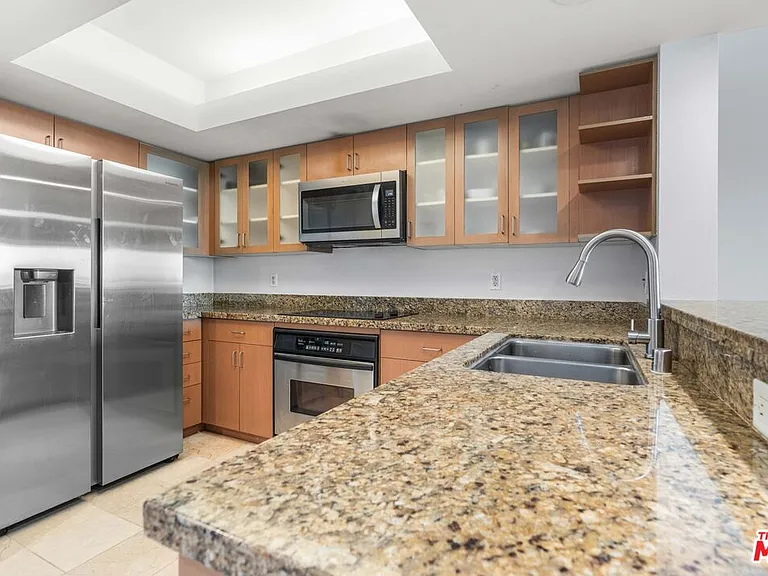 13700 Marina Pointe Dr #510 — Photo 7