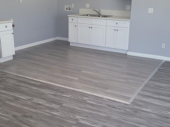 5th image of 3362 Los Flores Blvd #D
