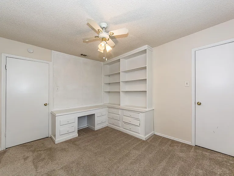 2710 Francisco Dr — Photo 20