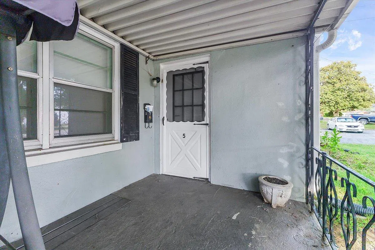 704 Blue Ridge Ave — Photo 4