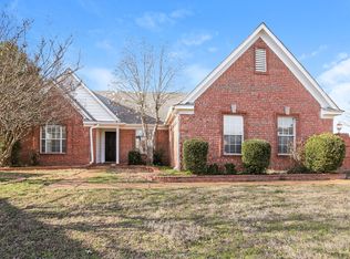 6688 Ross Manor Dr, Memphis, TN 38141