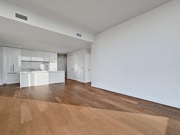 5th image of 44 East Ave #31105
