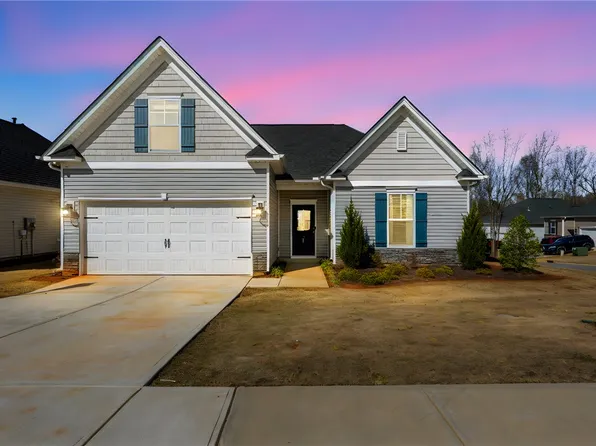 502 Clairbrook Ct, Greer, SC 29651