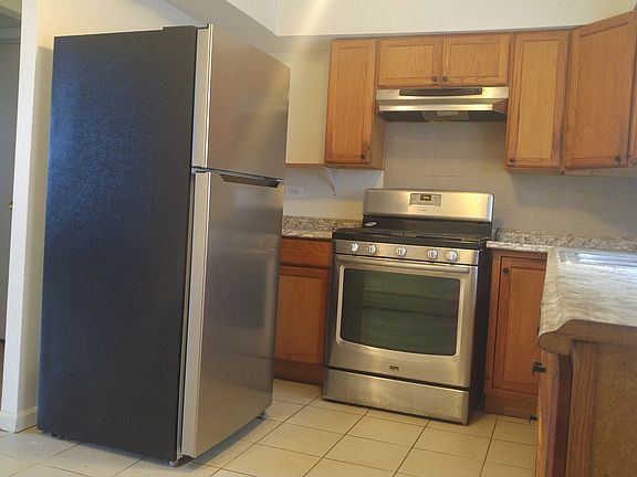 3rd image of 1714 W Touhy Ave #A-3