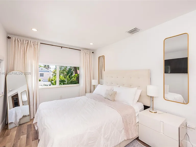 1450 SW 20th Ave — Photo 16