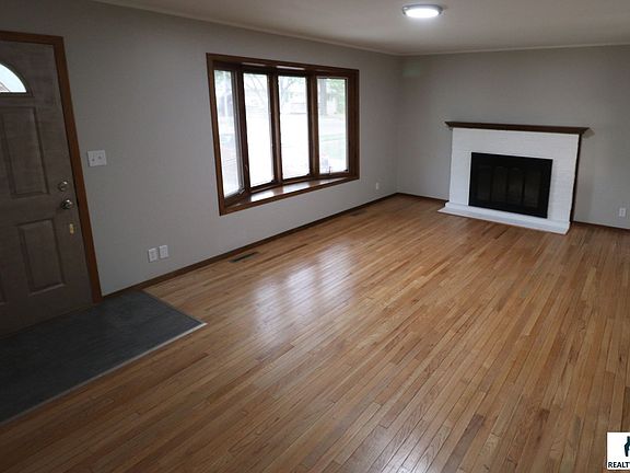 3rd image of 8011 Maplewood Dr