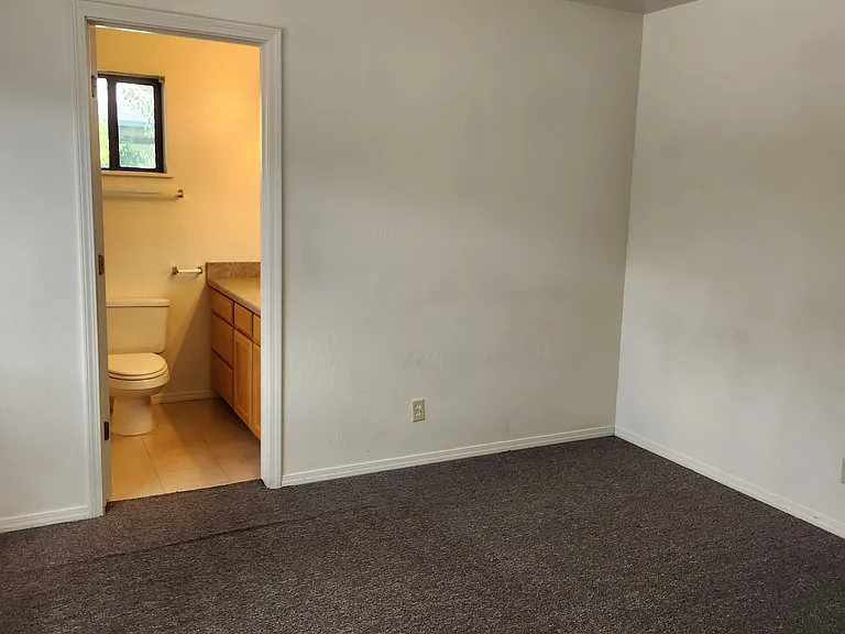 101 W Cedar Ave #2 — Photo 16
