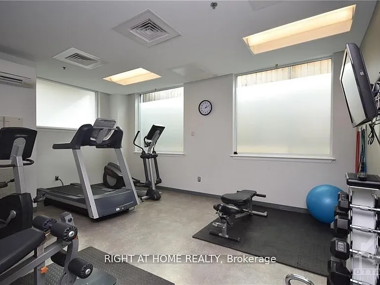 238 Besserer St #404 — Photo 10