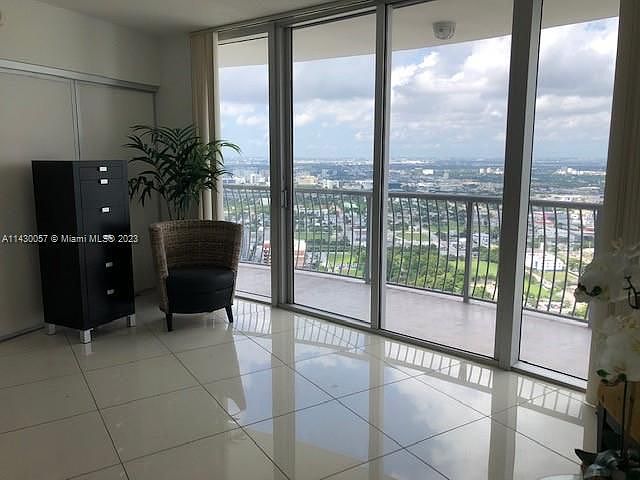 1st image of 1750 N Bayshore Dr APT 5215