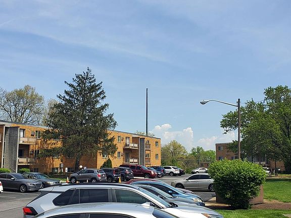 2nd image of 1828 Sunset Ave APT 31