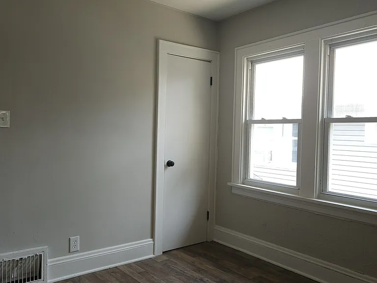 614 Sanford Ave — Photo 15