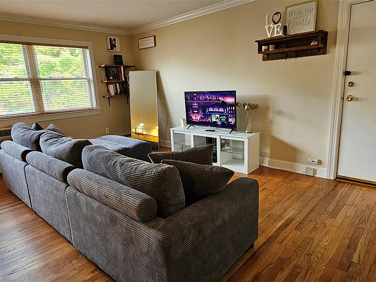 237 N Middletown Rd #H — Photo 4