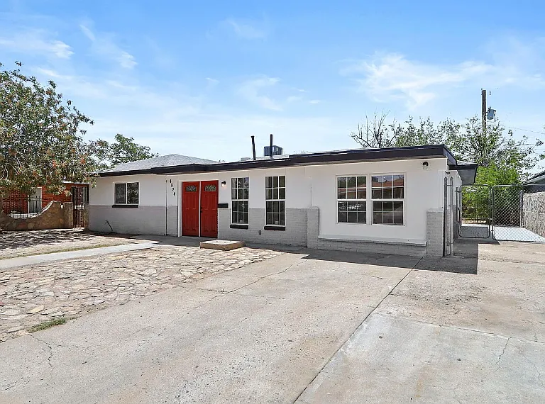 4924 Pikes Peak Dr — Photo 4