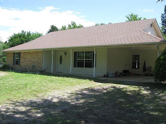 3rd image of 6810 Woodland Dr