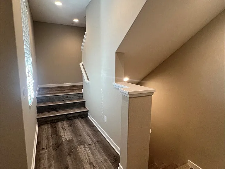 177 Magnet — Photo 24