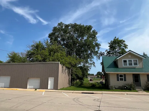 110 W Main St, Saint Lucas, IA 52166