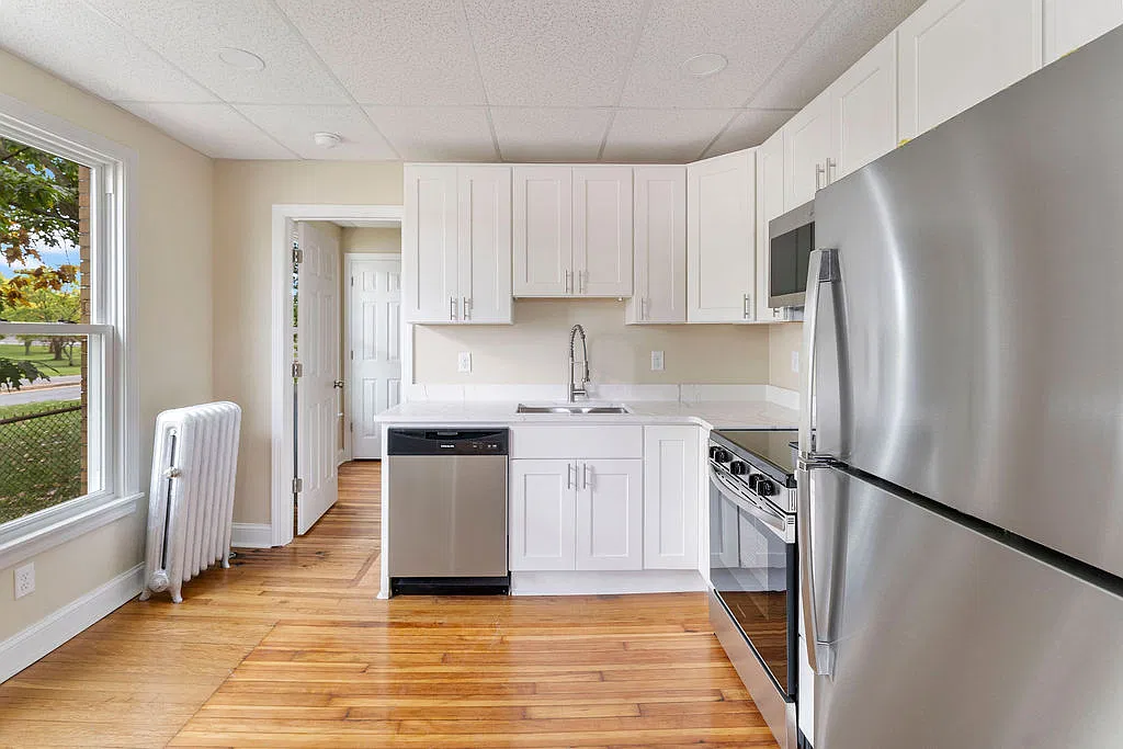 1 bed, 900 sqft, $1,000 — Photo 2