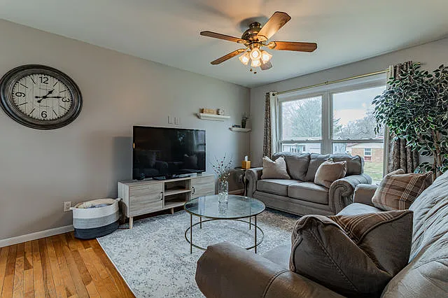 2513 Arden Dr — Photo 5
