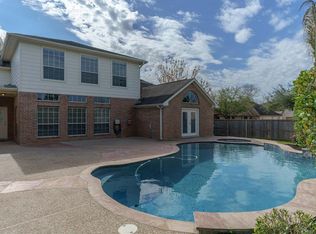 815 Piney Ridge Dr, Friendswood, TX 77546