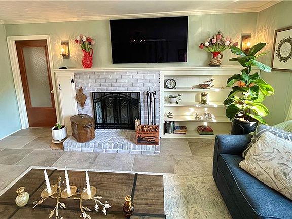 5th image of 1109 Five Forks Rd