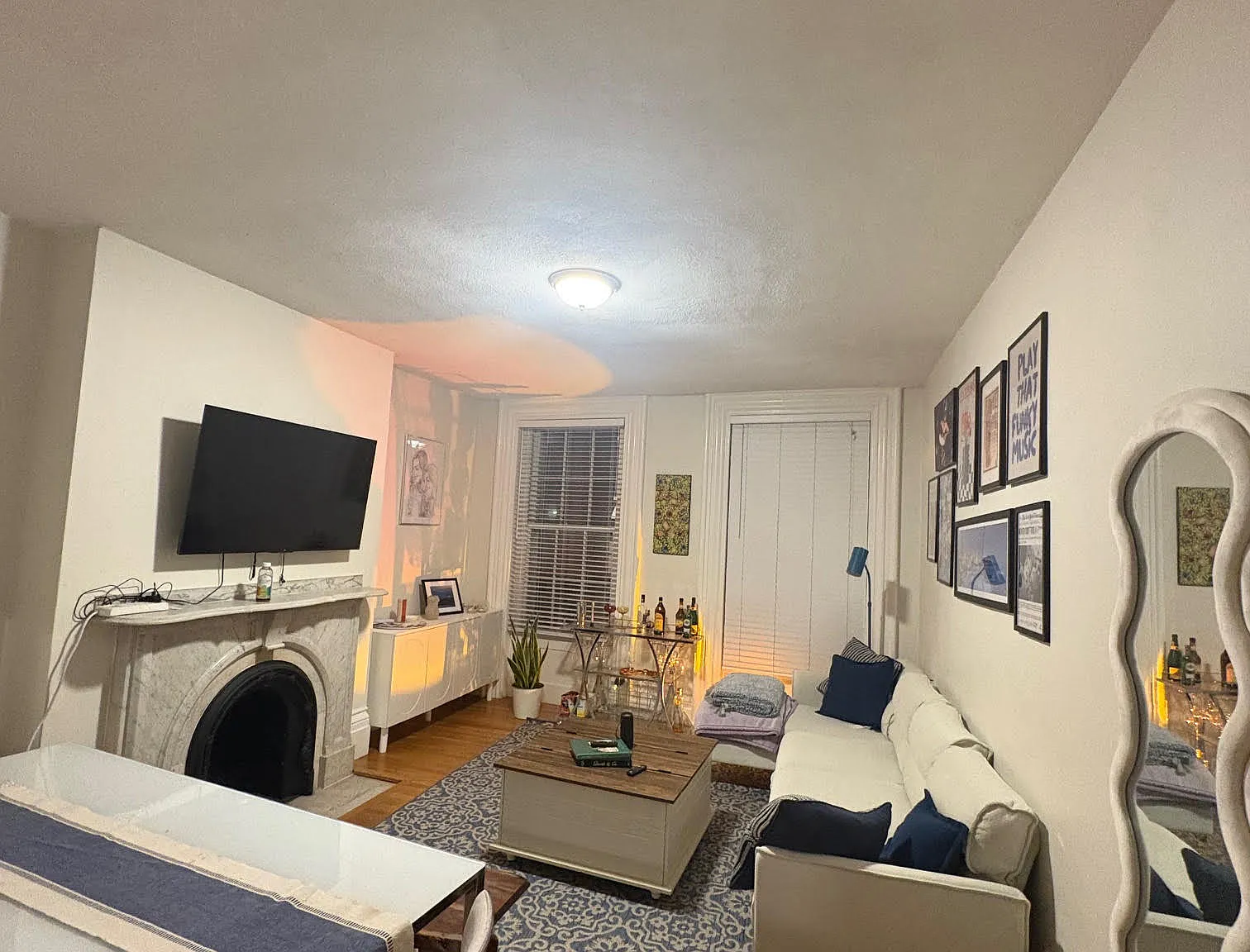 2 bed, 892 sqft, $4,000 — Photo 2