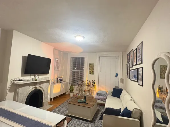 62 W Cedar St, Boston, MA