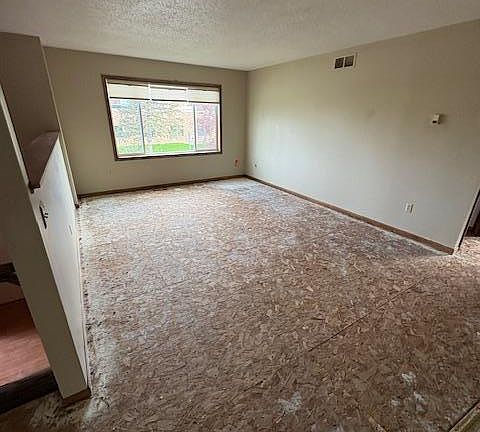 4th image of 101 Farm St APT A
