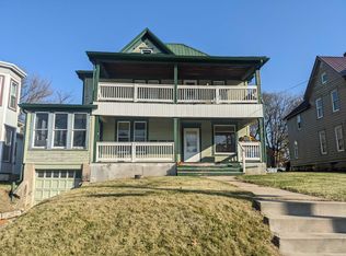 1103-1103.5 S Carroll Ave, Freeport, IL 61032